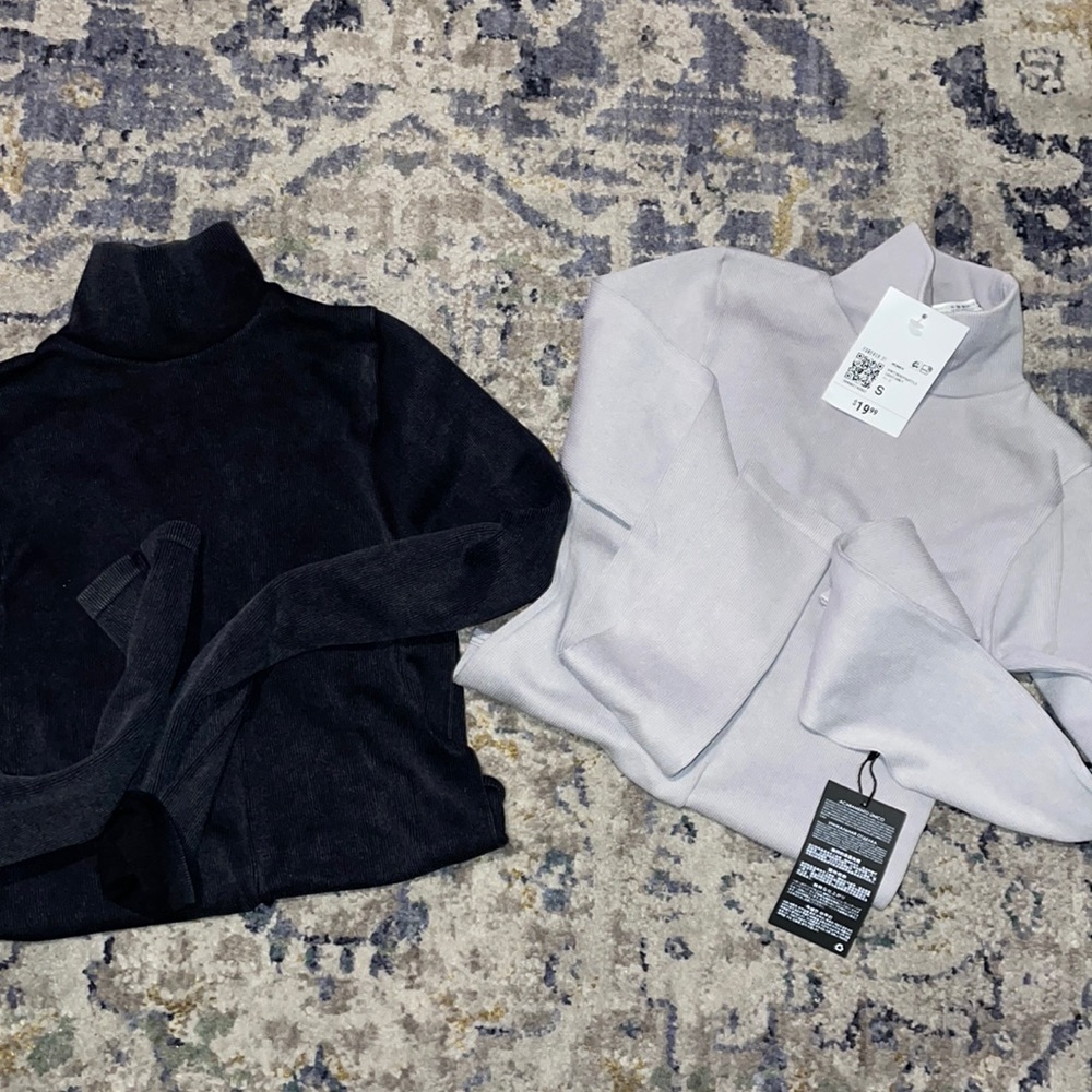 FOREVER21 WASHED MOCK NECK x2